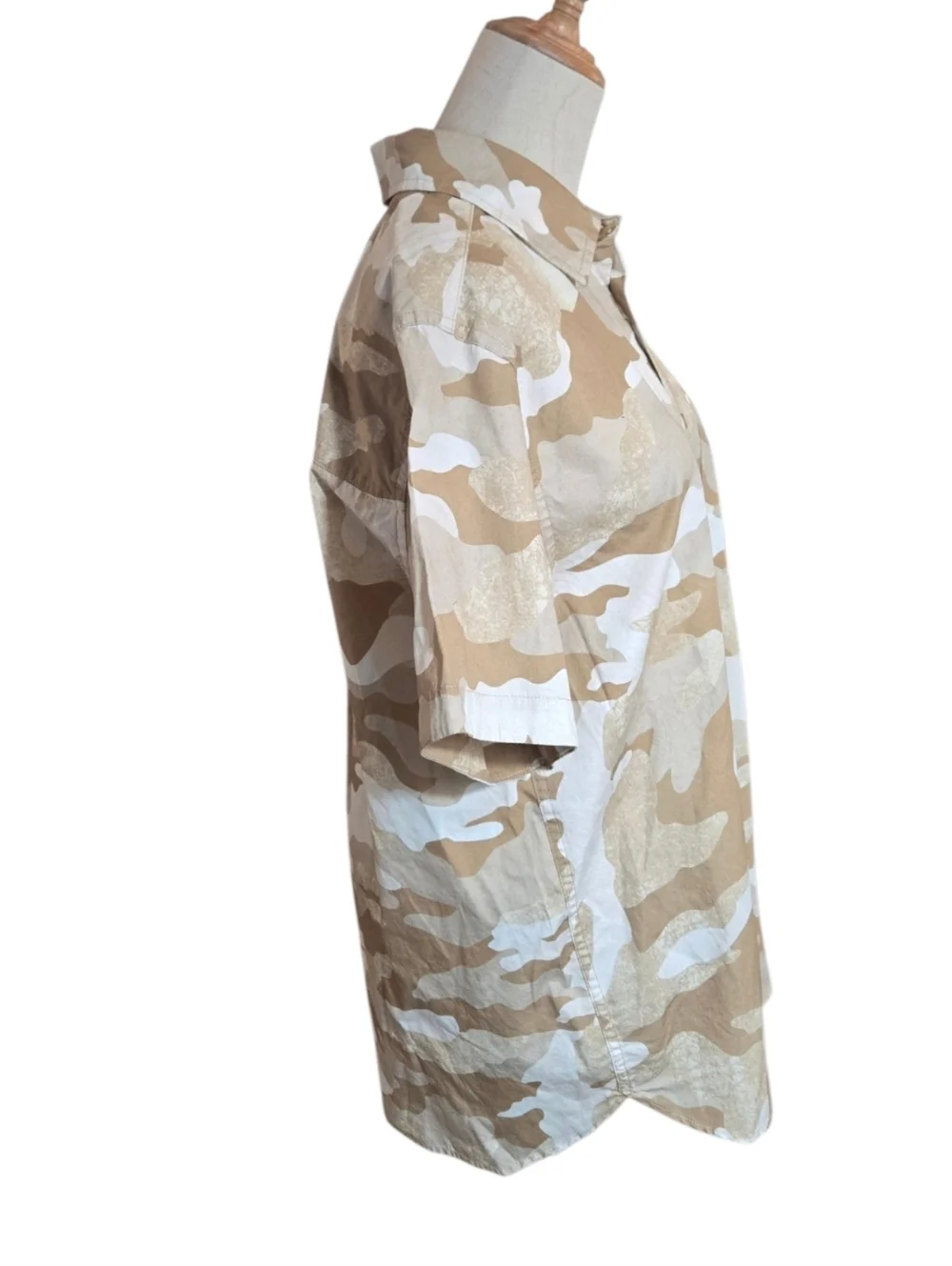 The North Face Tan Camo Button Down Short NWT